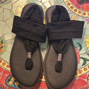 Sanuk sandals; size 8
